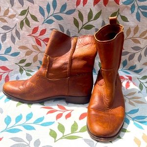 Frye Cara Chesnut Brown Short Boots